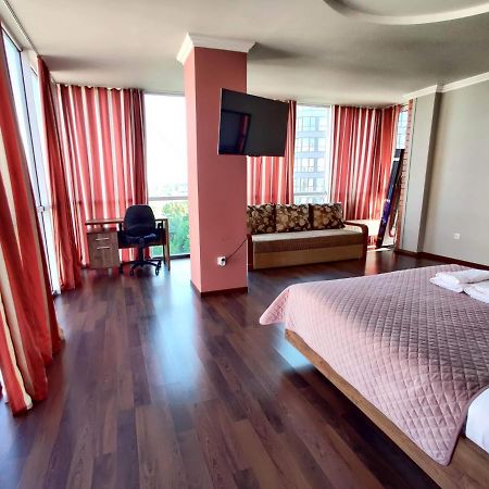 Micromegas Apartments Černivci Esterno foto