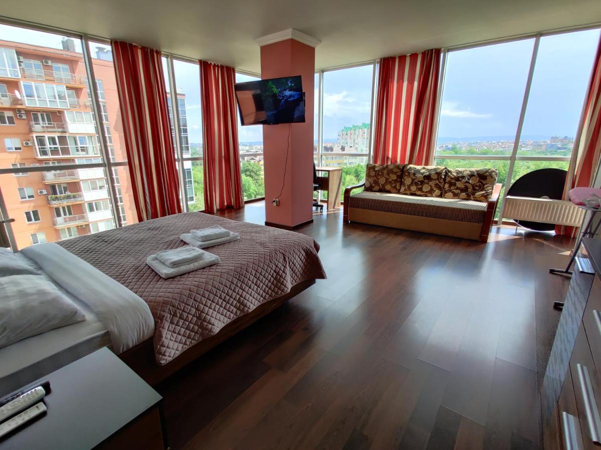 Micromegas Apartments Černivci Esterno foto